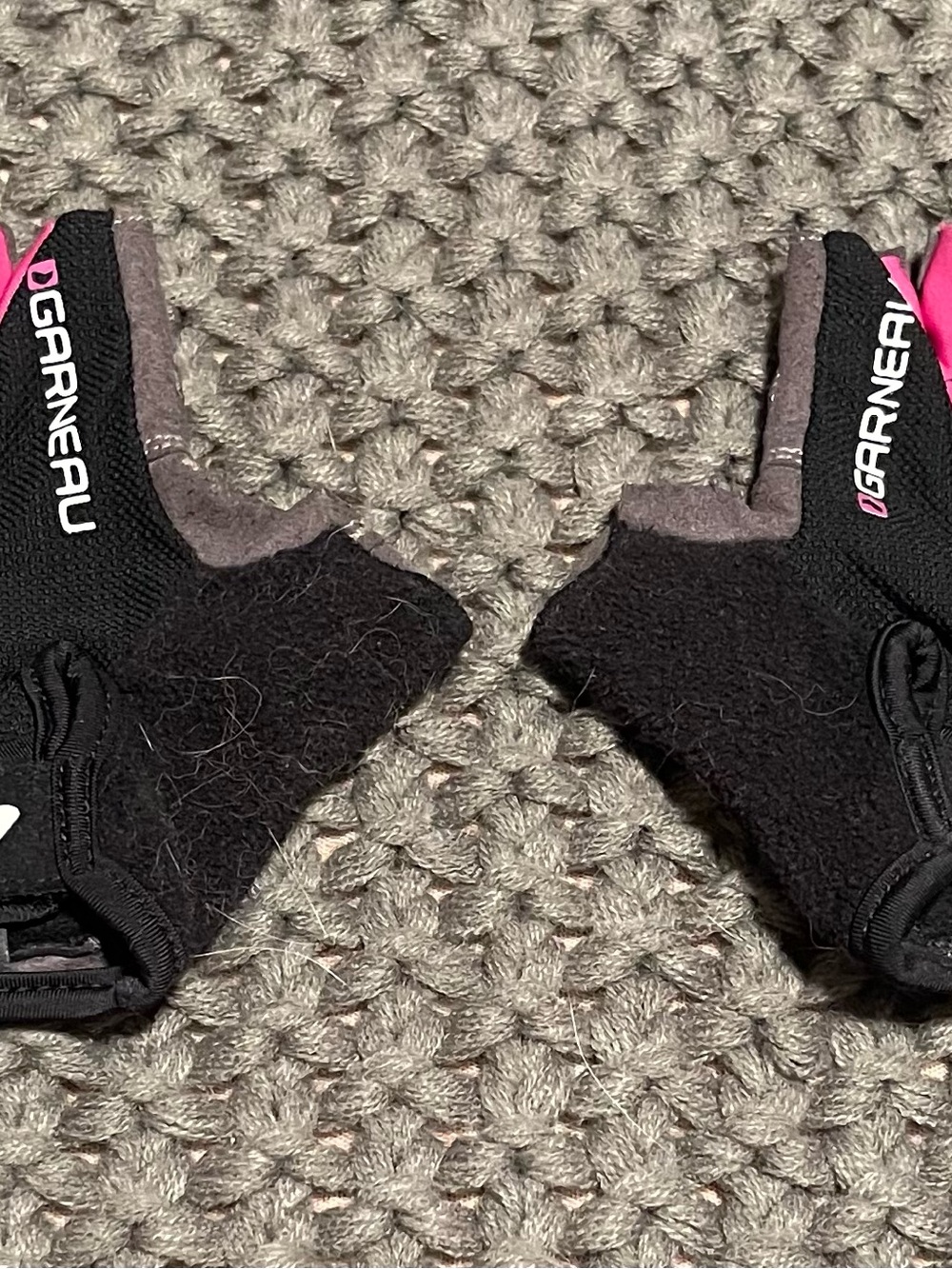 Garneau Women's Cycling Gloves in Black with Pink Accents